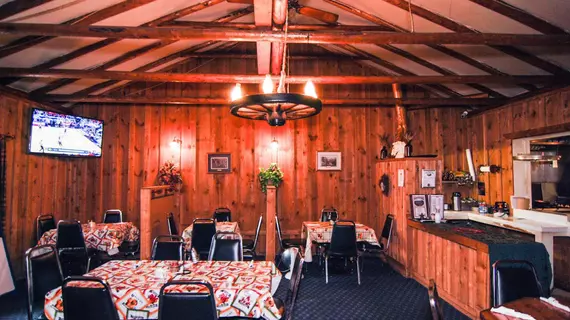 White Horse Hotel | Idaho - Spirit Lake