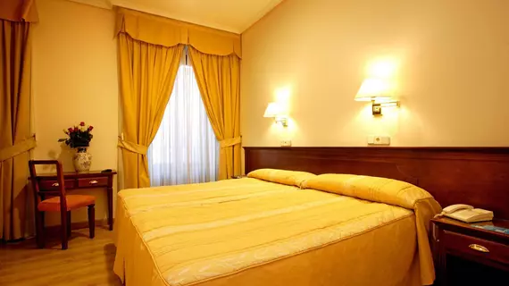 Hostal Sil & Serranos | Madrid Özerk Topluluğu - Madrid (ve civarı) - Centro - Malasana