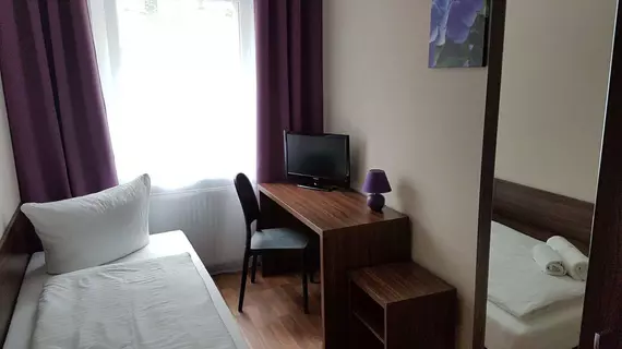 Hotel Pension Eberty | Berlin (ve civarı) - Friedrichshain-Kreuzberg - Friedrichshain