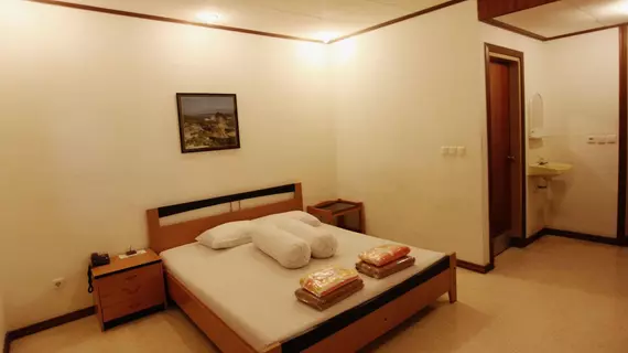 Pondok Asri Family Guest House | Doğu Cava - Surabaya - Gubeng