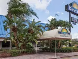 Days Inn West Palm Beach | Florida - Palm Beach - Batı Palm Beach (ve civarı) - West Palm Beach