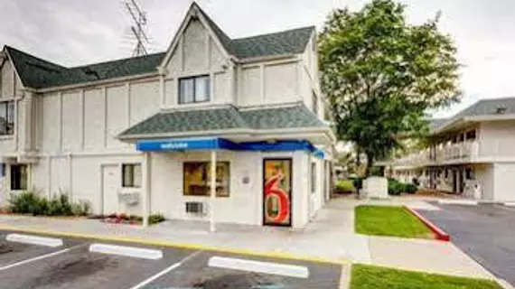 Motel 6 Denver West Wheat Ridge - North | Kolorado - Denver (ve civarı) - Wheat Ridge