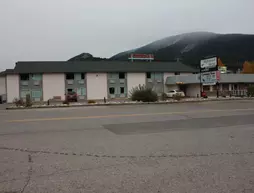 Highwood Motel | Alberta - Waterton Parkı (ve civarı) - Blairmore