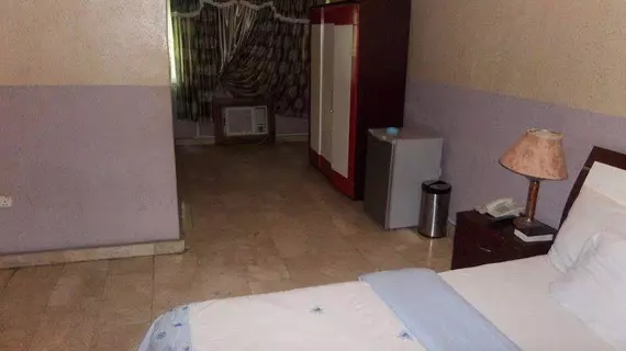 CCourtesy Suites | Lagos (ve civarı) - Lagos - Festac