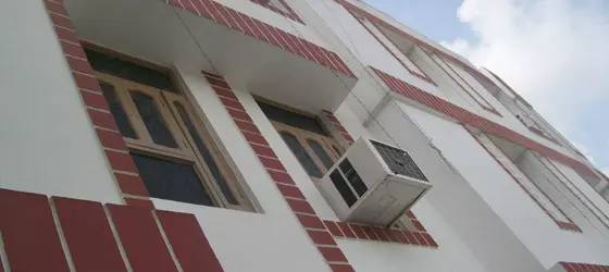 Hotel Viraat Inn | Bihar - Gaya (ve civarı) - Gaya