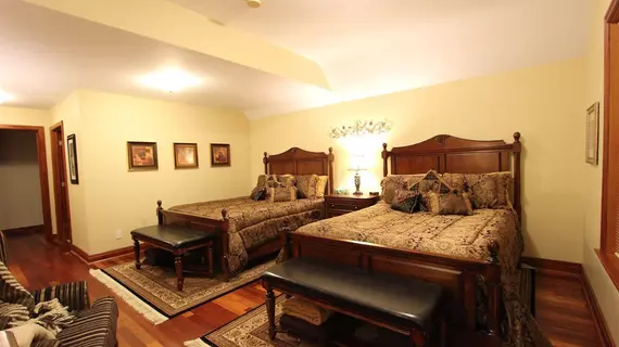 Stone Edge Estate Bed & Breakfast | Ontario - Halton Hills - Georgetown