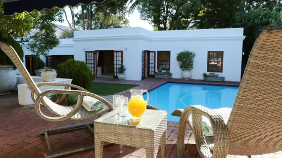 Constantia Garden Suites | Western Cape (il) - West Coast DC - Drakenstein - Cape Town (ve civarı) - Cape Town - Constantia