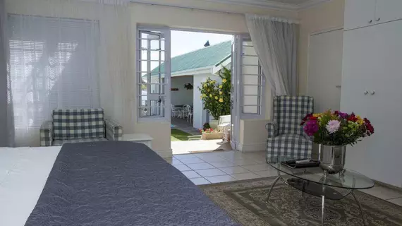 Gordon's Beach Lodge | Western Cape (il) - West Coast DC - Drakenstein - Cape Town (ve civarı) - Cape Town - Gordon's Bay