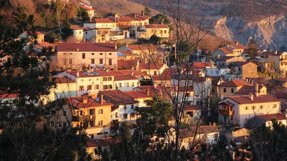 Hotel La Fontana | Friuli-Venezia Giulia - Trieste (vilayet) - San Dorligo della Valle - San Giuseppe della Chiusa