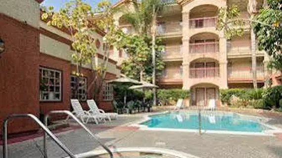 Ramada Inn and Suites, South El Monte | Kaliforniya - Los Angeles County - San Gabriel Valley