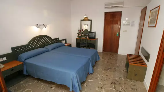 Hotel Ses Savines | Balearic Adaları - İbiza Adası - Sant Antoni de Portmany