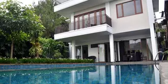 Asri Villa Dago Private Pool