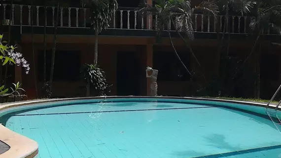 Bavarian Guest House | Kalutara Bölgesi - Beruwela