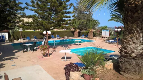 Rantzo Holiday Apartments | Limasol  - Pissouri