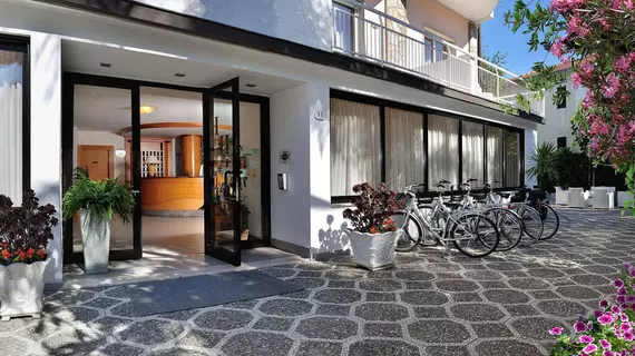 Hotel Helios | Liguria - Imperia (il) - Diano Marina