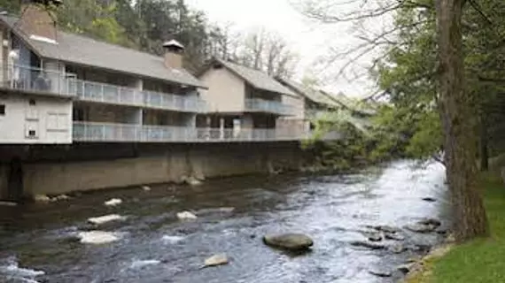 Rocky Waters Motor Inn | Tennessee - Gatlinburg - Pigeon Forge (ve civarı) - Gatlinburg