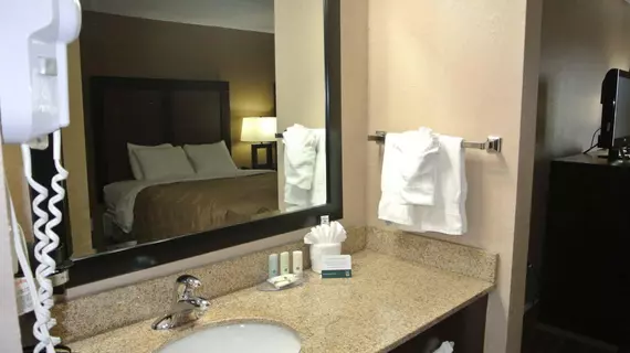 Quality Inn and Suites Arnold St Louis | Missouri - St. Louis (ve civarı) - Arnold