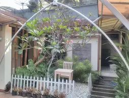 Lovender Guesthouse | Doğu Cava - Malang