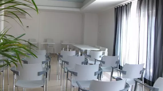 Dom Joao Hotel | Centro - Santarem Bölgesi - Entroncamento