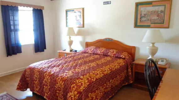 Farmhouse Motel | Kaliforniya - San Luis Obispo (ve civarı) - Paso Robles