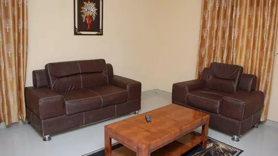 De Lawrence Court & Suites | Lagos (ve civarı) - Lagos - Onigbongbo - Ikeja