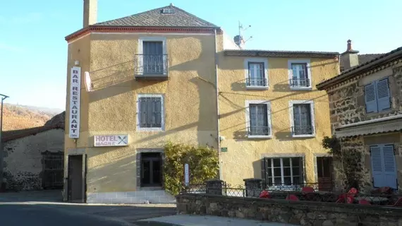 Hotel Magne | Auvergne-Rhone-Alpes - Puy-de-Dome (bölge) - Saurier