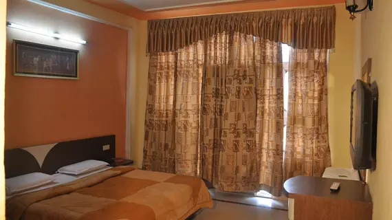 Hotel Bhawani International | Cammu ve Keşmir - Cammu (ve civarı) - Jammu