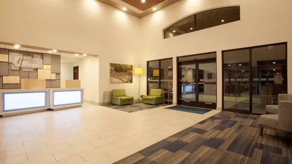 Holiday Inn Express and Suites Davis University Area | Kaliforniya - Sacramento (ve civarı) - Davis