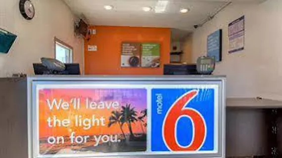 Motel 6 Los Angeles - Long Beach | Kaliforniya - Los Angeles County - Long Beach