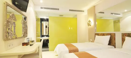 Hotel Pyrenees | Yogyakarta Özel Bölgesi - Yogyakarta (ve civarı) - Yogyakarta - Gedongtengen