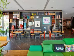 CitizenM Paris la Defense | Ile-de-France - Paris - Nanterre - Parc Nord