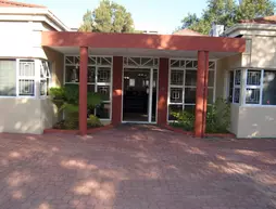 Broadway Guesthouse | Western Cape (il) - West Coast DC - Drakenstein - Cape Town (ve civarı) - Cape Town - Bellville