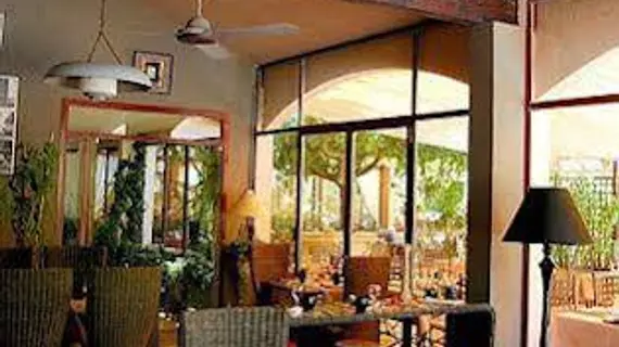 Hotel Les Mazets Des Roches | Provence - Alpes - Cote d'Azur - Bouches-du-Rhone (bölge) - St.-Remy-de-Provence (ve civarı) - Tarascon