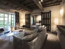 Le Hameau Des Baux | Provence - Alpes - Cote d'Azur - Bouches-du-Rhone (bölge) - St.-Remy-de-Provence (ve civarı) - Paradou