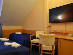 Hotel Aladin | Prag - Městská čast Praha 10 (en büyük Prag ilçesi) - Zabehlice