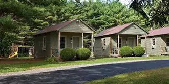 Pine Tree Motel & Cabins