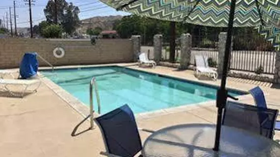 Travelodge Santa Clarita | Kaliforniya - Los Angeles County - Santa Clarita - Canyon Country