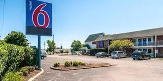 Motel 6 Chicago - Elk Grove