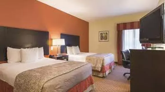 La Quinta Inn & Suites Houston East at Normandy | Teksas - Houston (ve civarı) - Houston - North Shore