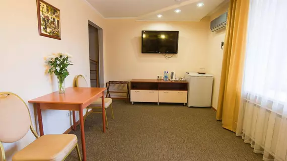 Suite Hotel | Sverdlovsk Federal Bölgesi - Yekaterinburg (ve civarı) - Yekaterinburg