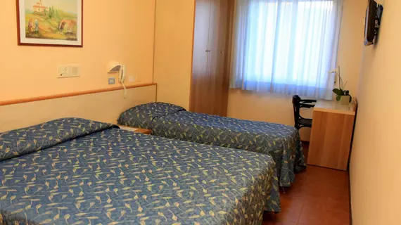 Hotel Azzurra | Emilia-Romagna - Rimini - Marina Centro