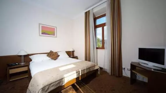 Hotel Zagreb | Dubrovnik-Neretva - Dubrovnik (ve civarı) - Dubrovnik - Lapad