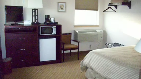 Price Pointe Inn | Wisconsin - Milwaukee (ve civarı) - Waukesha