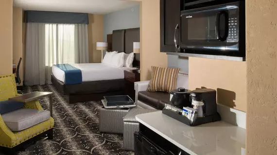 Holiday Inn Express & Suites Kansas City Airport | Missouri - Kansas City (ve civarı) - Kansas