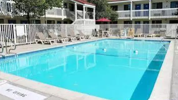 Motel 6 San Luis Obispo South | Kaliforniya - San Luis Obispo (ve civarı) - San Luis Obispo