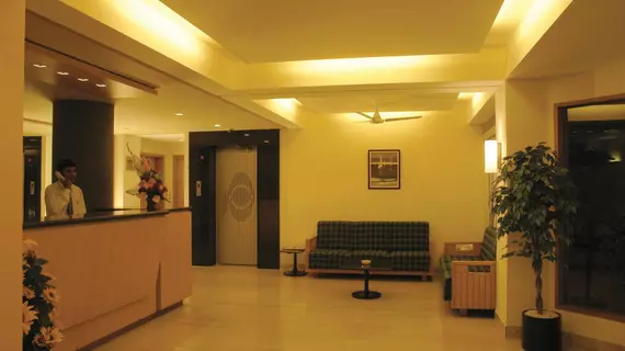 Hotel Skylon | Gujarat - Ahmedabad Bölgesi - Ahmedabad - Ahmedabad Kent Merkezi