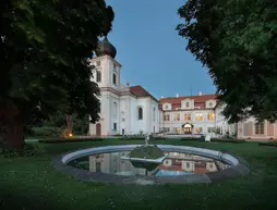 Chateau Loucen Garden Retreat | Orta Bohemya (bölge) - Loucen