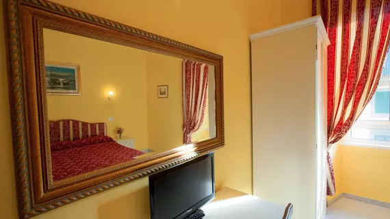 Hotel Bed In Roma | Lazio - Roma (ve civarı) - Roma Kent Merkezi - Rione XVIII Castro Pretorio