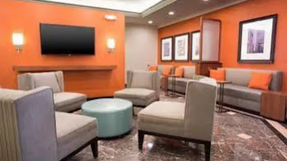 Drury Inn & Suites Creve Coeur | Missouri - St. Louis (ve civarı) - St. Louis