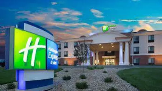 Holiday Inn Express Hotel & Suites Concordia US 81 | Kansas - Concordia (ve civarı) - Concordia